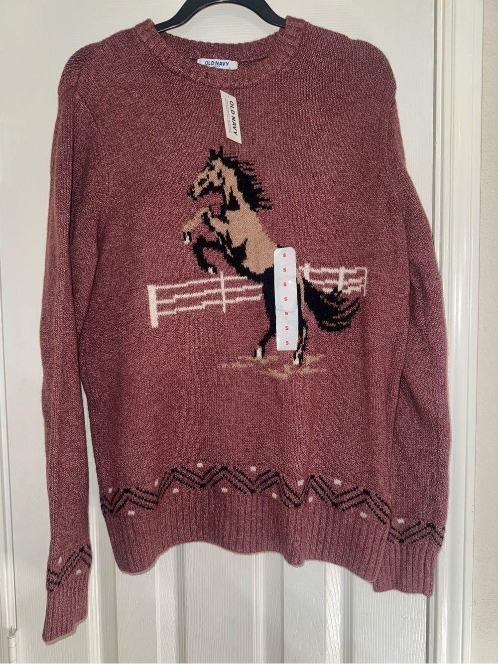 NWT Old Navy Mauve Horse-Graphic Crewneck Sweater in Dusty Rose